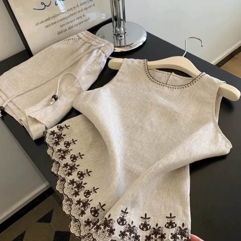 Simple Old Money Style Cotton  - đánh giá và giá Embroidery Uniform