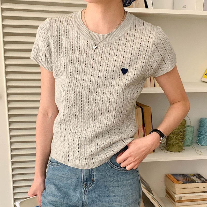 Women T-shirt Round Neck Short - đánh giá và giá Embroidery Design Love
