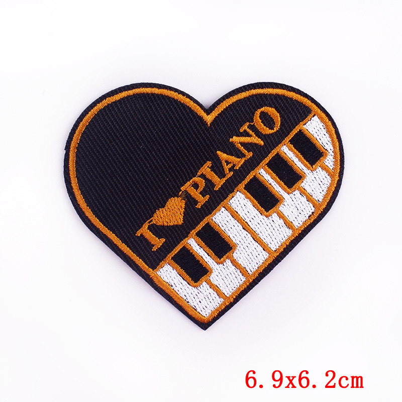 Designer Punk Love Heart Iron- - đánh giá và giá Embroidery Design Love