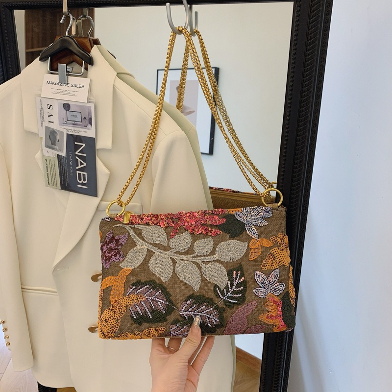 Sequins Embroidery Clutch Bag  - đánh giá và giá Embroidery Bali