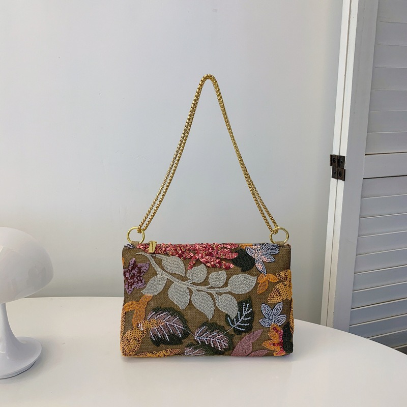 Sequins Embroidery Clutch Bag  - đánh giá và giá Embroidery Bali