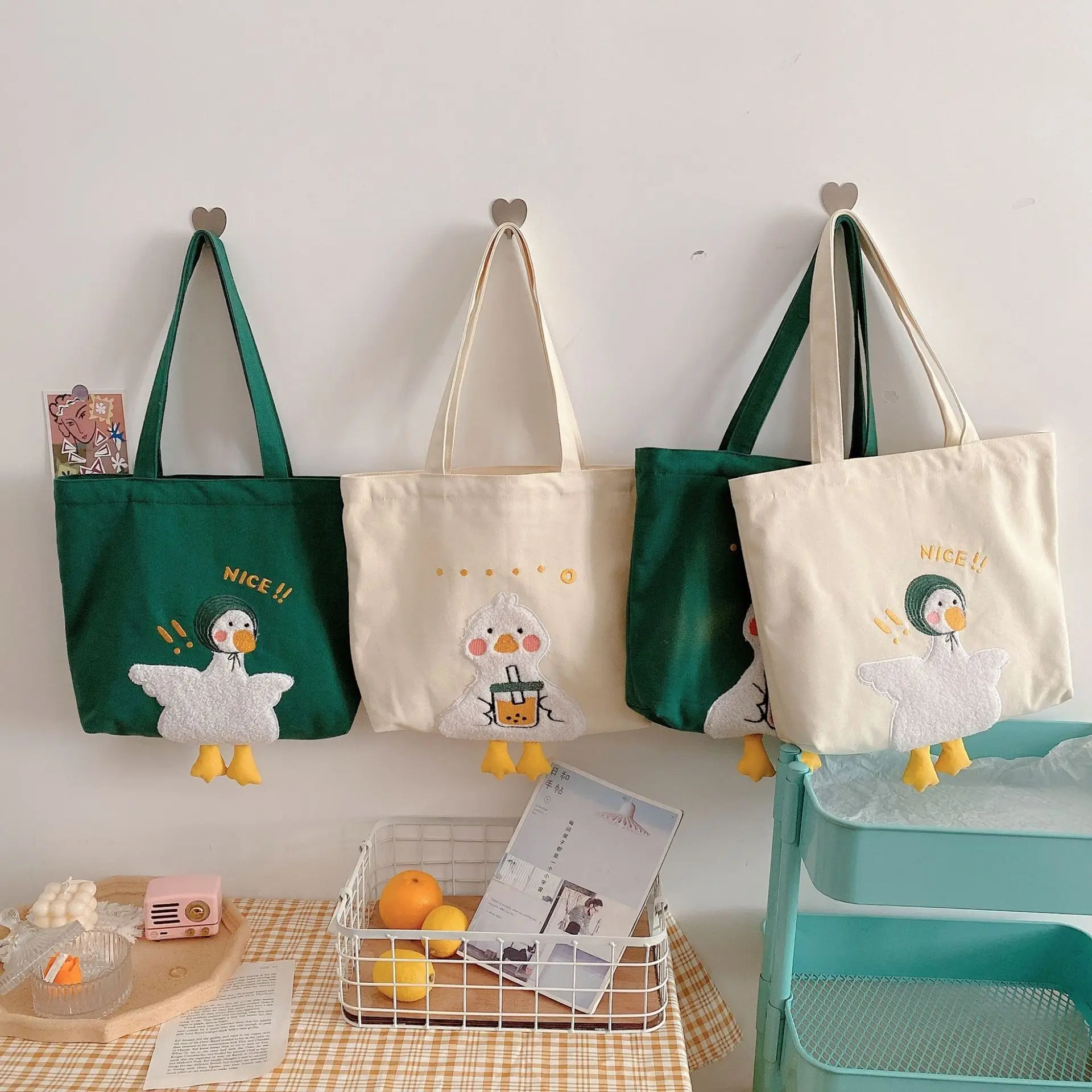 Thiết Kế Dễ Thương Nữ Vải Bố V - đánh giá và giá Embroidery Design Love