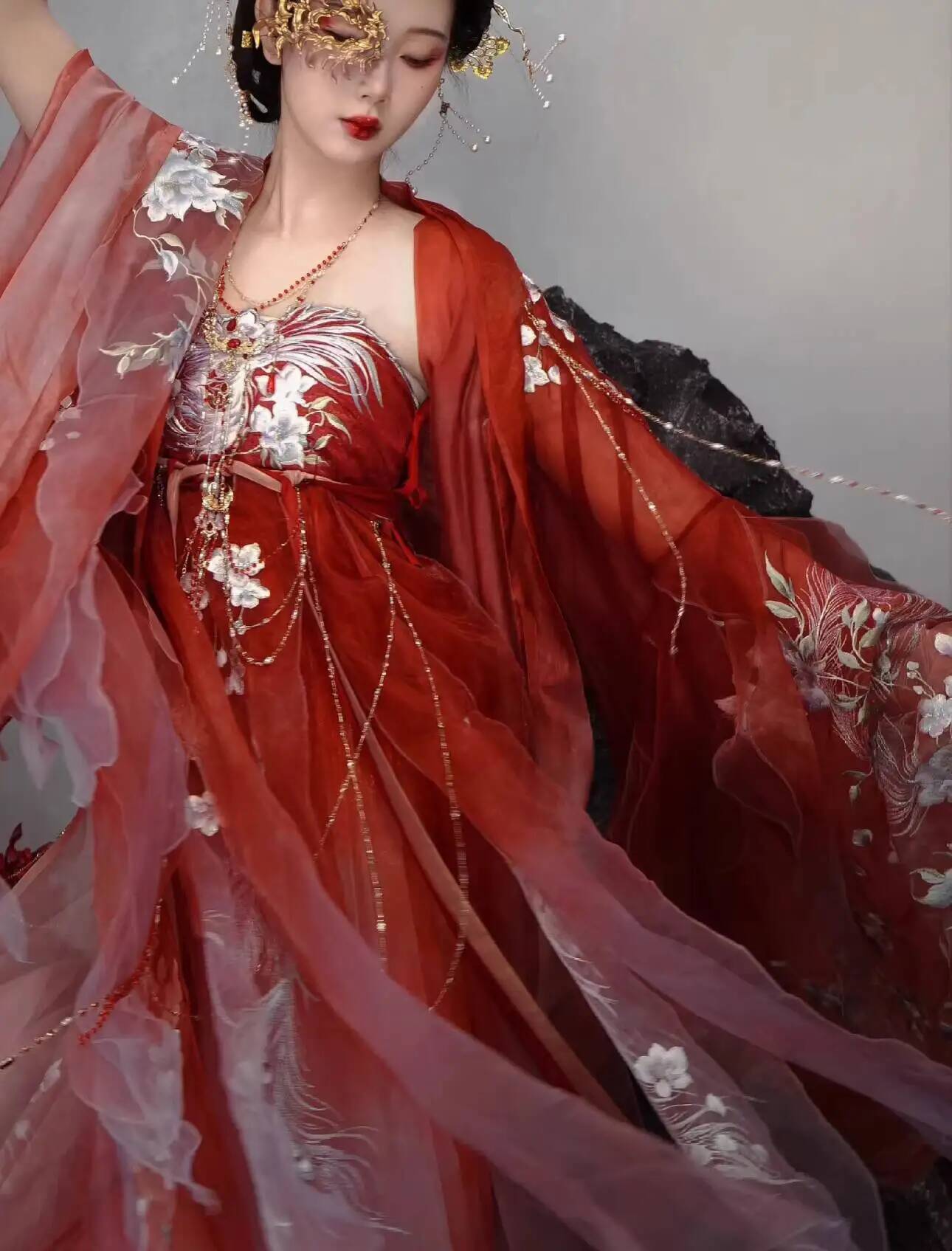 Women In Hanfu Heavy Embroider - đánh giá và giá Embroidery Set
